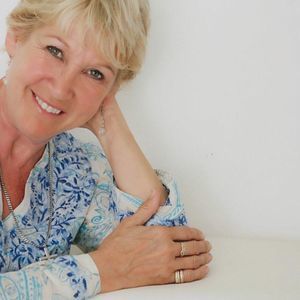 Meet your Posher, Dee